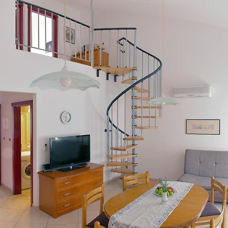 Pino Apartment Pula Bagian luar foto