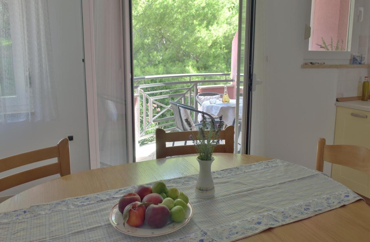 Pino Apartment Pula Bagian luar foto