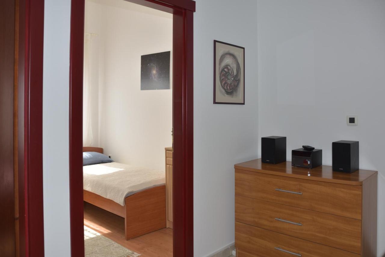Pino Apartment Pula Bagian luar foto