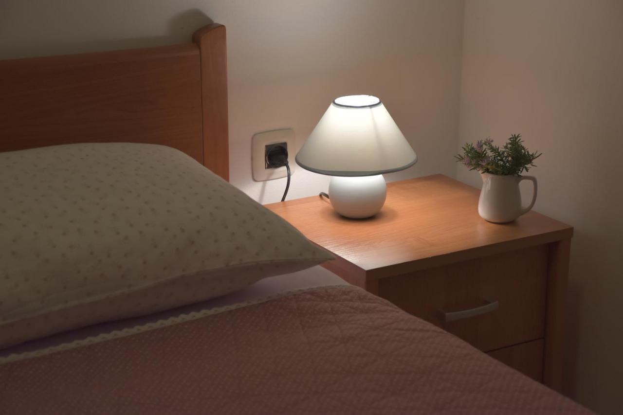 Pino Apartment Pula Bagian luar foto