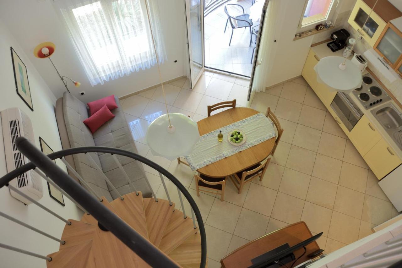 Pino Apartment Pula Bagian luar foto