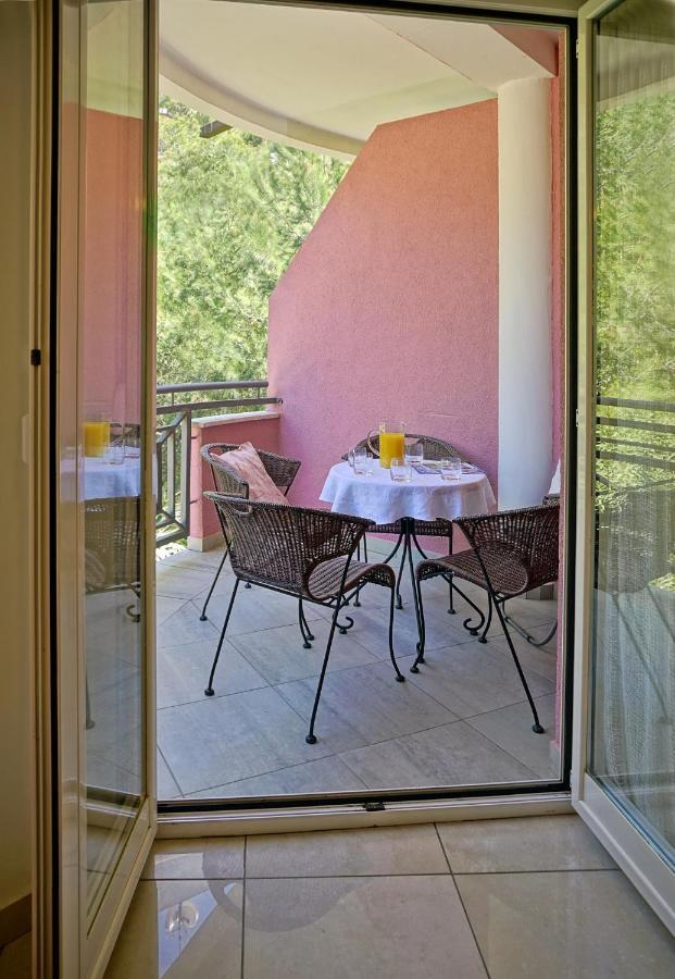 Pino Apartment Pula Bagian luar foto