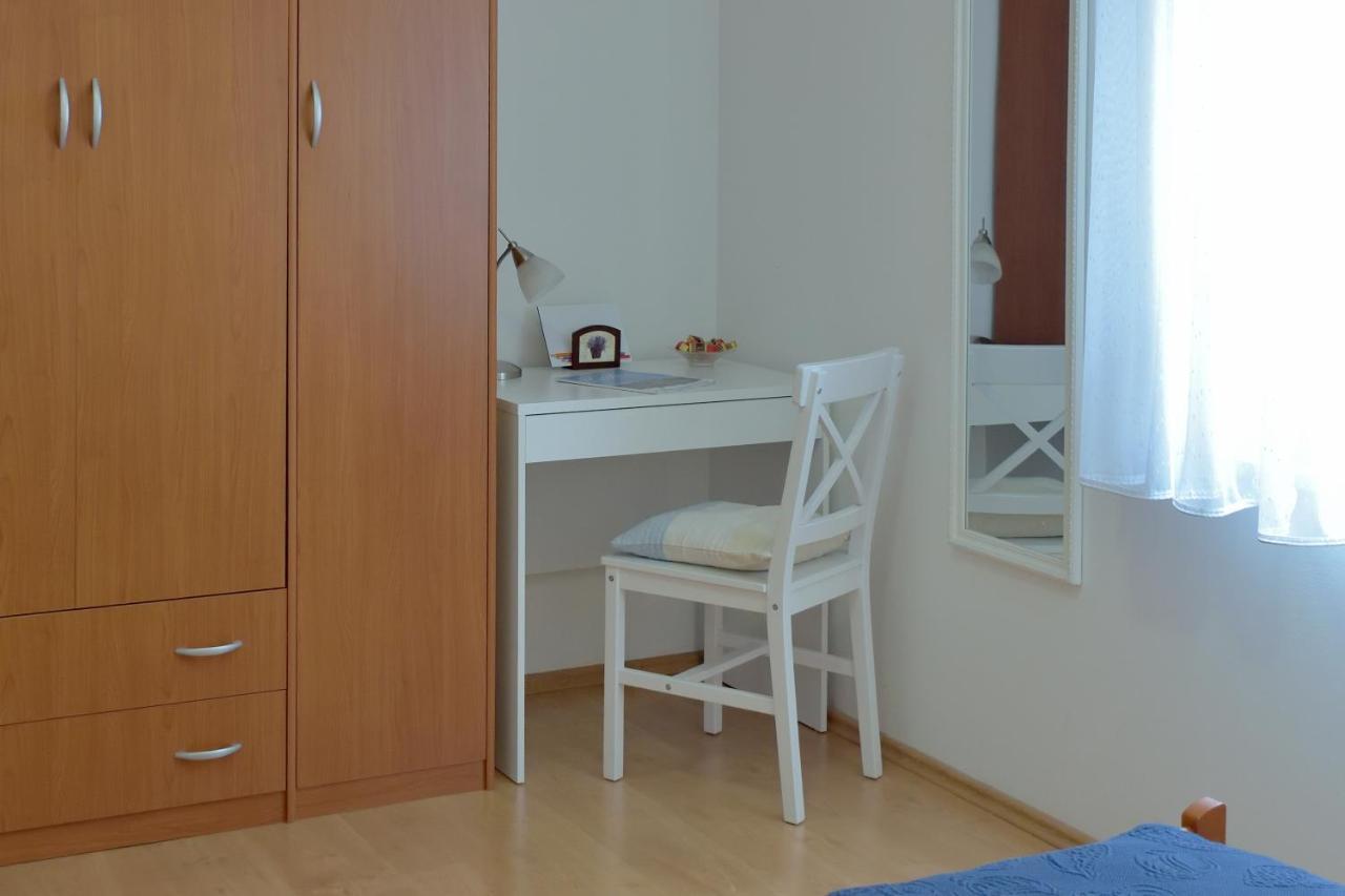 Pino Apartment Pula Bagian luar foto