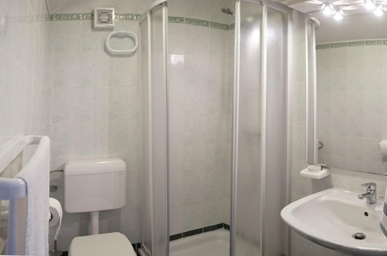Pino Apartment Pula Bagian luar foto
